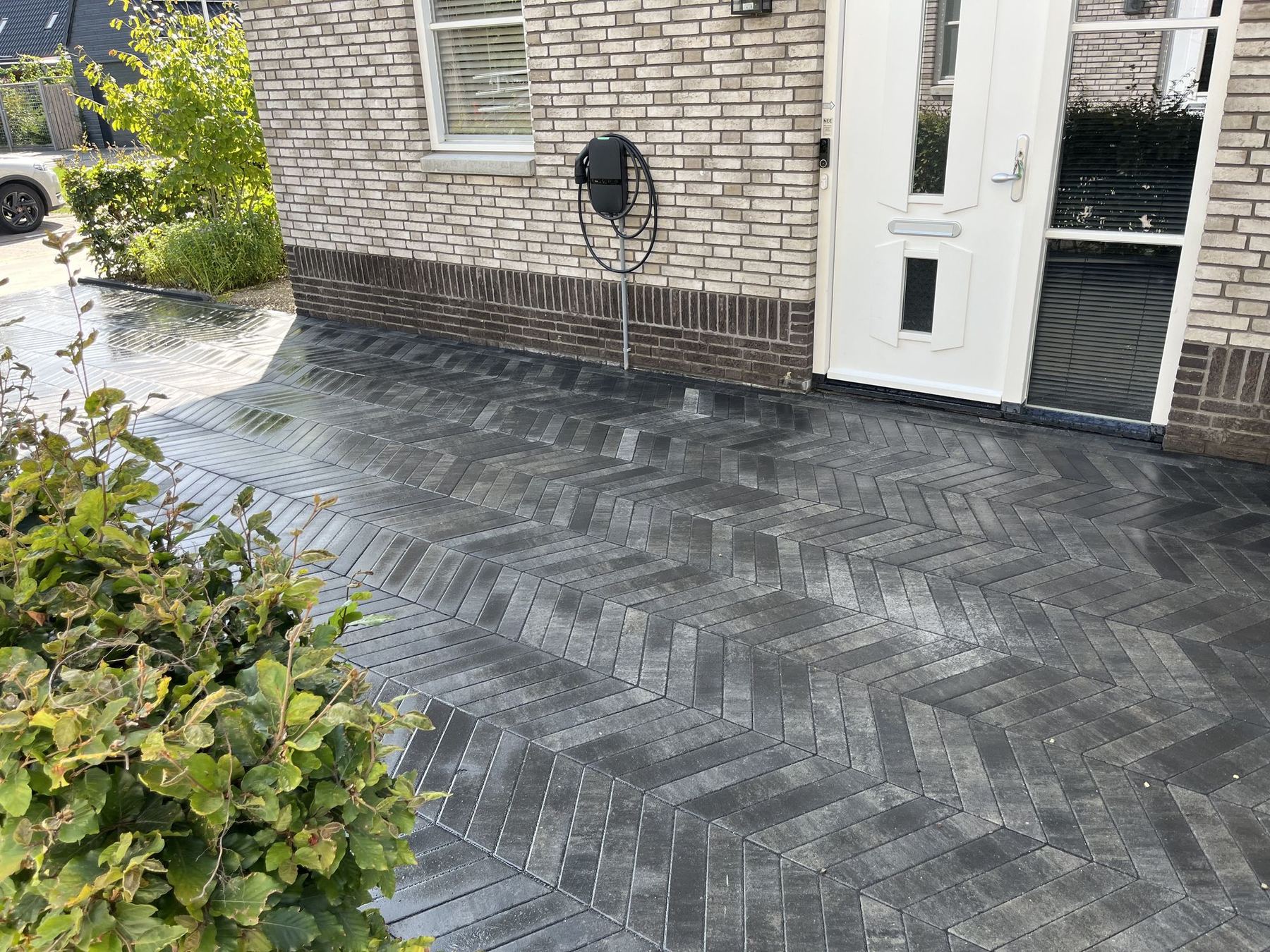 Detail van het visgraatverband bij de voordeur in Ridderkerk